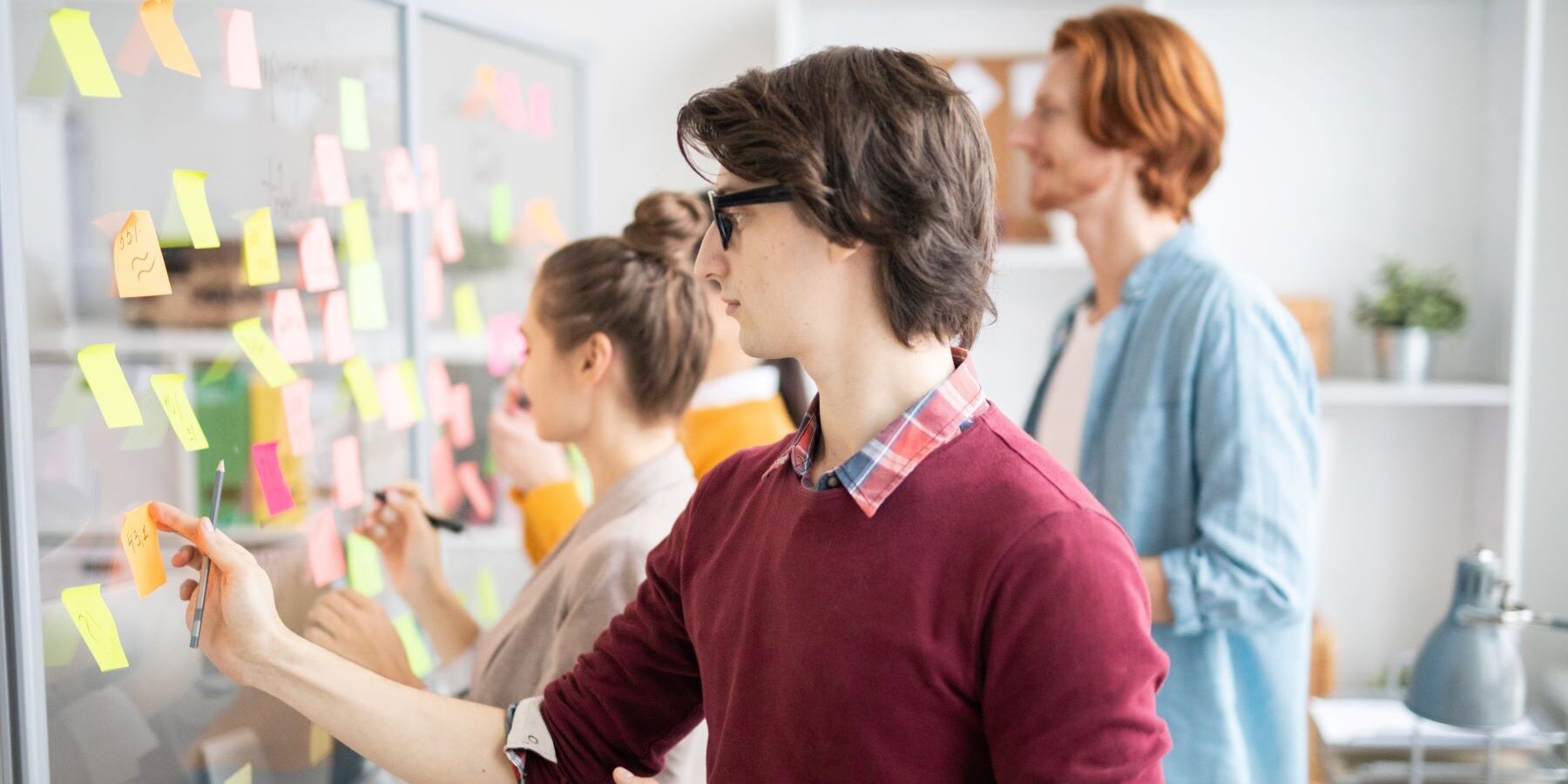 Unsere erfahrenen Trainer sind erneut mit spannenden Seminarthemen in Bayern, Baden-Württemberg und NRW unterwegs – Verkaufstraining, Projektmanagement und Stressmanagement